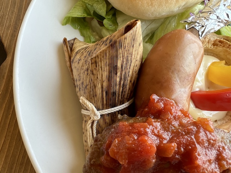 ヤマネコランチのフランクフルトソーセージの写真